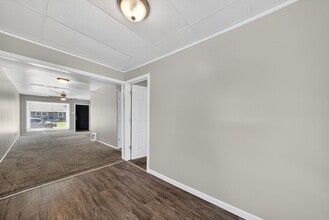 251 Midlothian Rd in St. Louis, MO - Building Photo - Building Photo