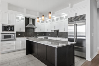 1801 W Chicago Ave in Chicago, IL - Building Photo - Building Photo