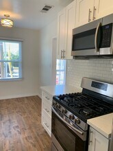 1205 W Victory Blvd in Burbank, CA - Building Photo - Building Photo