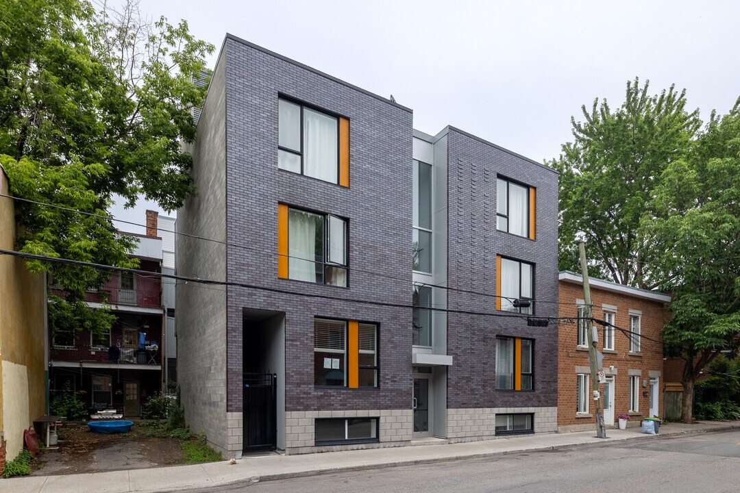 2054 Fullum Rue in Montréal, QC - Building Photo
