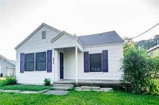 1101 Collier St in Denton, TX - Building Photo