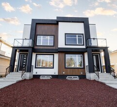 7607-76088 88 Ave NW in Edmonton, AB - Building Photo - Building Photo