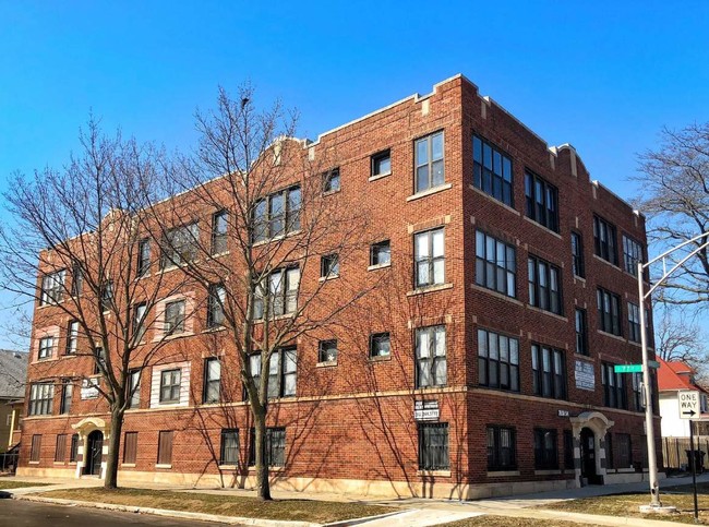 7658 South Marquette Ave in Chicago, IL - Building Photo - Primary Photo