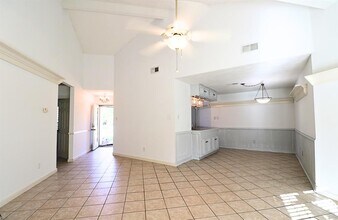 16810 Red Gully Dr in Sugar Land, TX - Building Photo - Building Photo