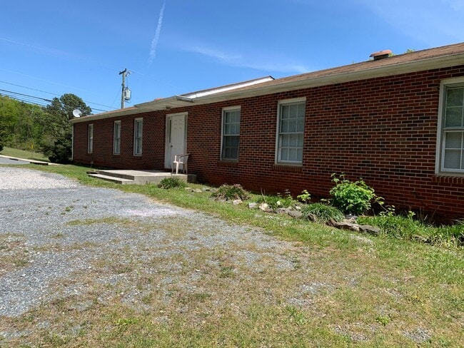 property at 1500 Avondale Dr