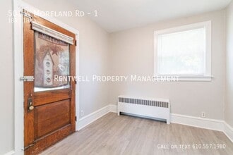 501 W Moreland Rd in Willow Grove, PA - Foto de edificio - Building Photo