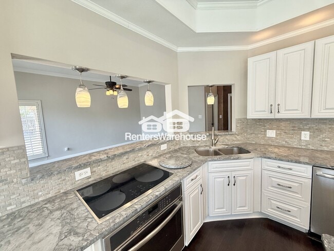 9120 Nob Hill Dr in North Richland Hills, TX - Foto de edificio - Building Photo