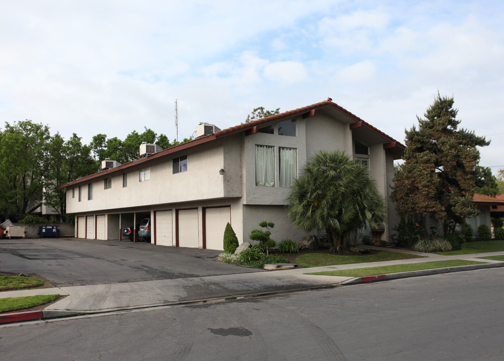 El Dorado Fresno in Fresno, CA - Foto de edificio