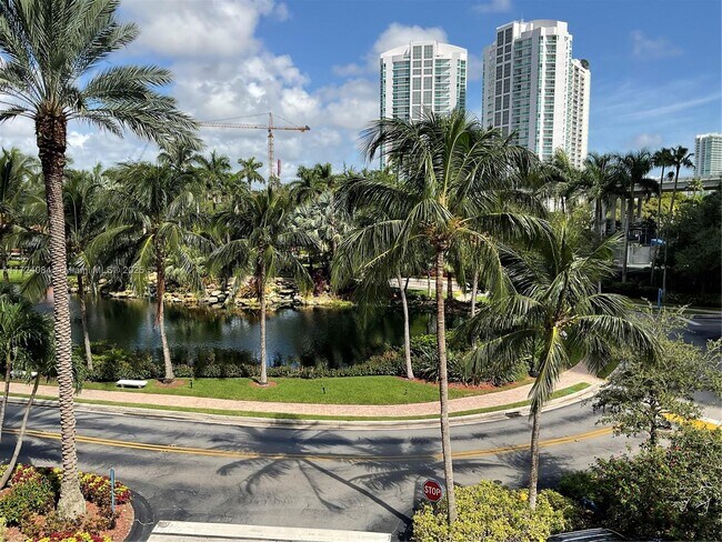 19101 NE 36th Ct, Unit 1105 in Aventura, FL - Foto de edificio - Building Photo