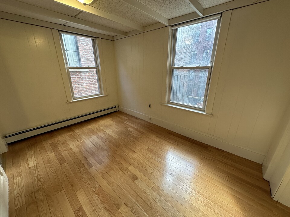 238 Cambridge St, Unit 1 in Boston, MA - Building Photo