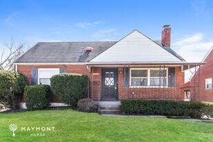 9340 Comstock Dr in Cincinnati, OH - Building Photo