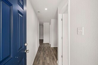 15555 Taylorcrest Dr in Cut And Shoot, TX - Building Photo - Building Photo
