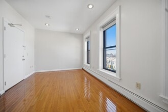 800 Ocean Ave in Jersey City, NJ - Foto de edificio - Building Photo