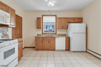 49 Spruce St in Bloomfield, NJ - Building Photo - Building Photo