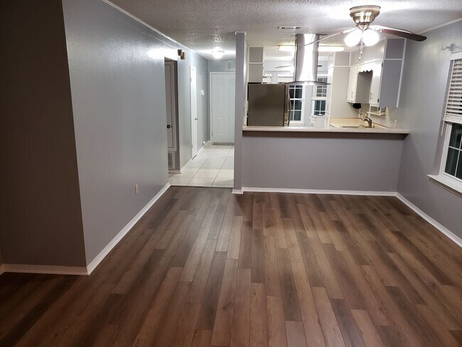 2813 Langley Ave in Pensacola, FL - Foto de edificio - Building Photo