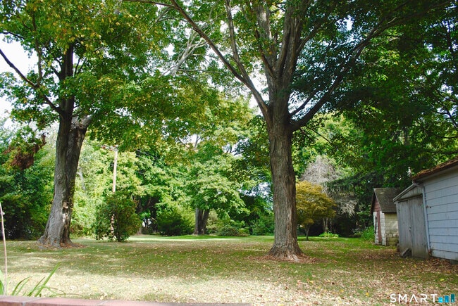 60 Grove St in Clinton, CT - Building Photo - Building Photo