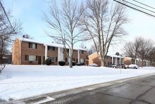 2814-2856 Riviera Dr in Fairlawn, OH - Building Photo