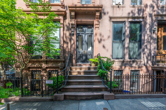 56 Garden Pl in Brooklyn, NY - Foto de edificio - Building Photo