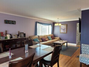 8726 S Francisco Ave in Evergreen Park, IL - Building Photo - Building Photo