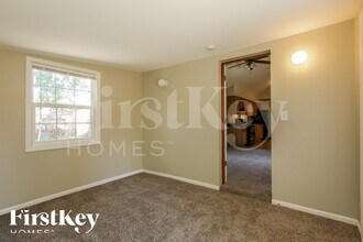 2108 N Linden Ave in Waukegan, IL - Building Photo - Building Photo