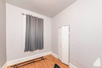 3300 N Racine Ave, Unit 2 in Chicago, IL - Building Photo - Building Photo