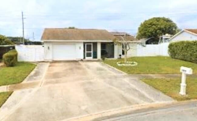 property at 1077 Fernlea Dr