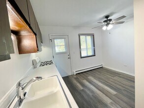 222 S Tryon St in Woodstock, IL - Building Photo - Building Photo