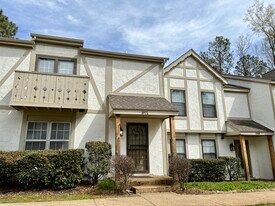 1971 Vienna Way in Germantown, TN - Building Photo