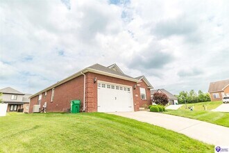 901 Leafland Pl in Elizabethtown, KY - Building Photo - Building Photo