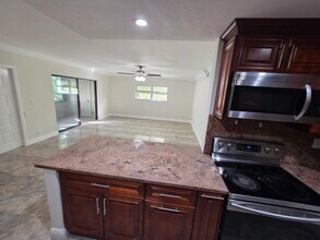 111 Lake Ave in Lake Worth Beach, FL - Building Photo - Building Photo