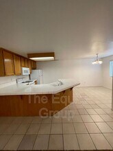 2660 W Lark Ave in Visalia, CA - Building Photo - Building Photo