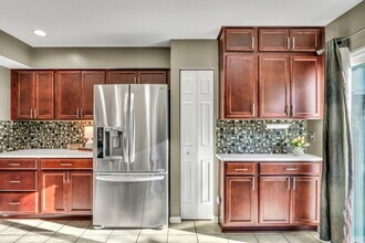 1282 Berkshire Ln in Grayslake, IL - Building Photo - Building Photo