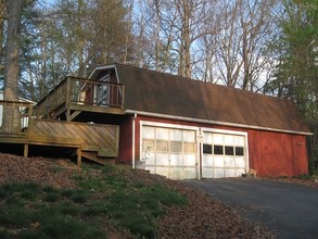 108 Sherwood Rd in Swannanoa, NC - Building Photo - Building Photo