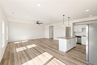 145 Sweetwater Ln in North Liberty, IA - Building Photo - Building Photo