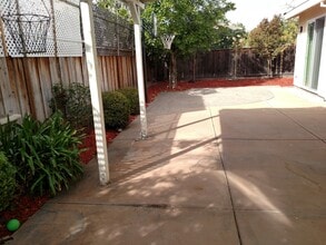 3267 Woodmere Dr in San Jose, CA - Foto de edificio - Building Photo