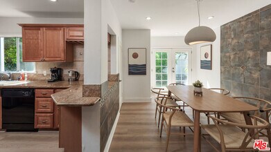 237 S Doheny Dr in Beverly Hills, CA - Building Photo - Building Photo