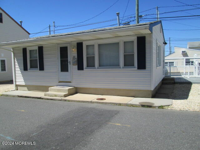 26 Malibu Rd in Lavallette, NJ - Foto de edificio - Building Photo