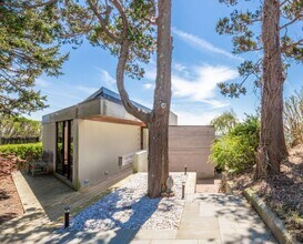 38 Oceanview Dr in Southampton, NY - Building Photo - Building Photo