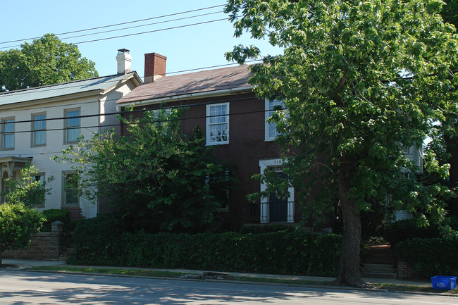 715 W Main St in Lexington, KY - Building Photo - Building Photo