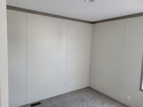 240 Cambridge Dr in Dimondale, MI - Building Photo - Building Photo