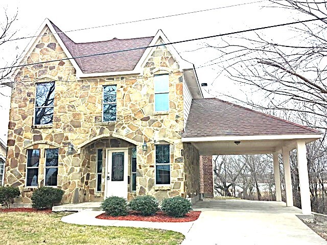 315 Lakeside Dr in Rockwall, TX - Building Photo