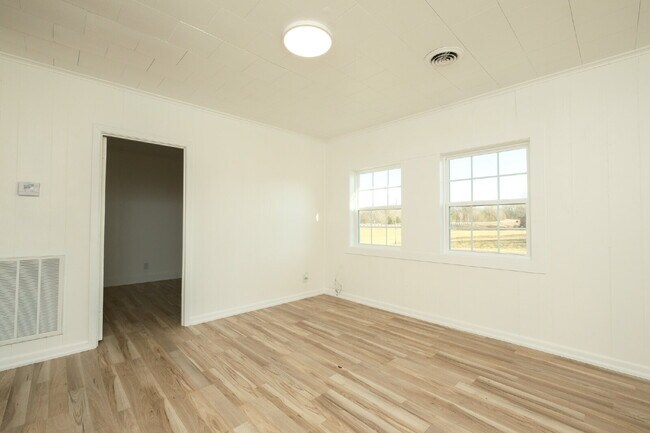 449 W Main St in Bradford, TN - Building Photo - Building Photo