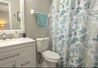 741 White Dr in Tallahassee, FL - Building Photo - Building Photo