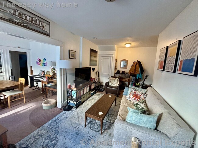 23-25 Bonner Ave Unit #1, Unit #1 in Medford, MA - Foto de edificio - Building Photo