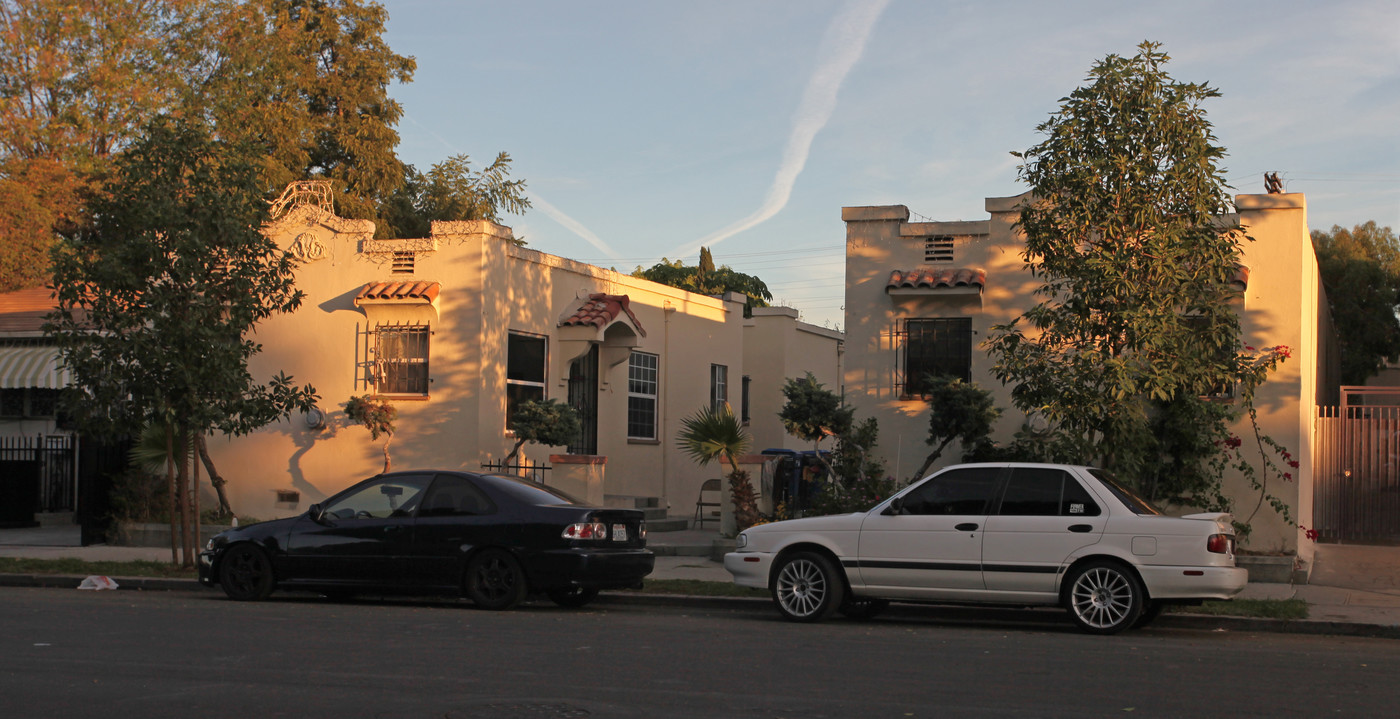 2135 Vallejo St in Los Angeles, CA - Building Photo