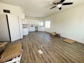 9000 Canyon St in Bakersfield, CA - Building Photo - Building Photo