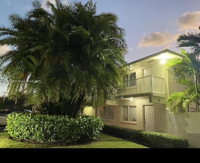 1872 NE 46th St in Fort Lauderdale, FL - Building Photo - Building Photo