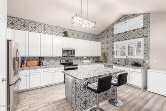 8305 W Pioneer St in Tolleson, AZ - Building Photo - Building Photo