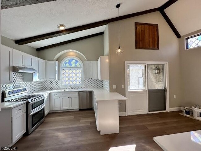 property at 547 Valley Rd