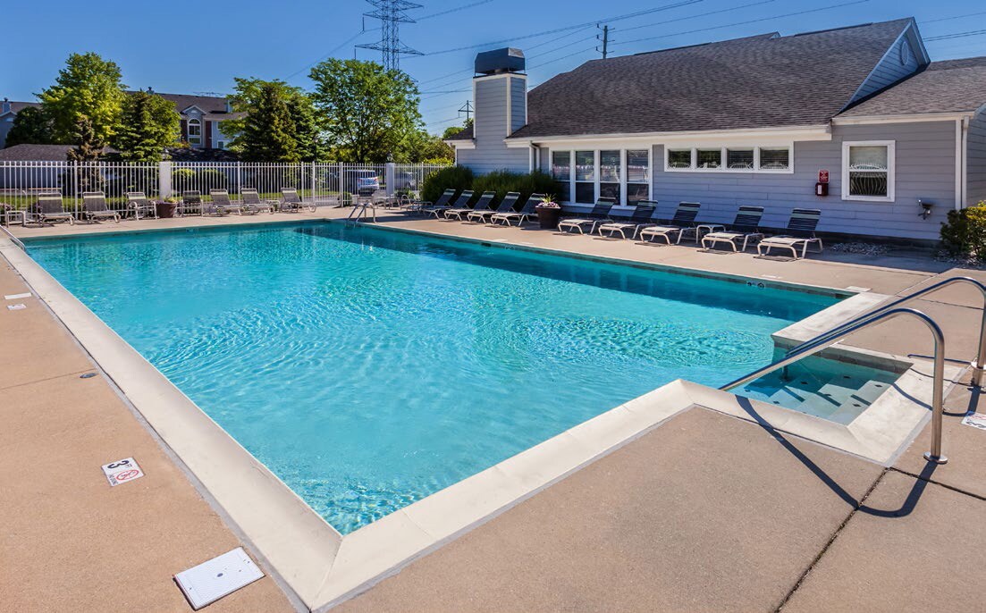 EAGLE CHASE APARTMENTS in Indianapolis, IN - Building Photo
